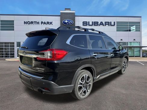 Used 2023 Subaru Ascent Touring AWD/4WD image 3