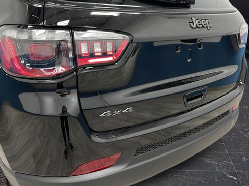 New 2026 Jeep Compass Latitude AWD/4WD image 37
