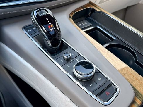 Used 2021 Cadillac Escalade Premium Luxury Platinum image 27