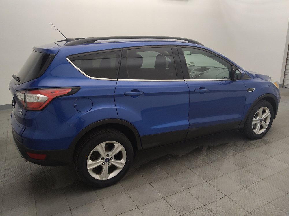 Used 2018 Ford Escape SE w/ Ford Safe & Smart Package FWD image 10