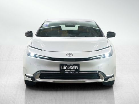 Used 2025 Toyota Prius Plug-In Hybrid image 8