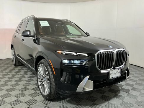 Certified 2024 BMW X7 xDrive40i w/ Premium Package AWD/4WD image 4