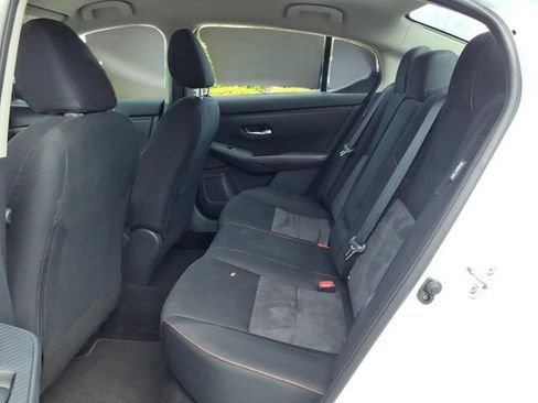 Certified 2025 Nissan Sentra SR FWD image 6