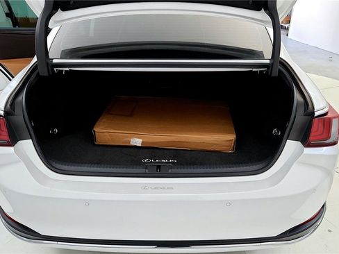 Used 2021 Lexus ES 250 w/ Premium Package AWD/4WD image 16