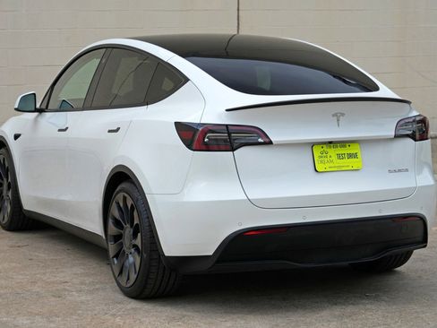 Used 2022 Tesla Model Y Performance AWD/4WD image 50
