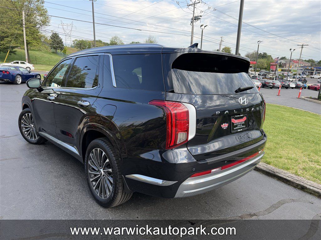 Used 2023 Hyundai Palisade Calligraphy w/ Winter Package FWD image 13