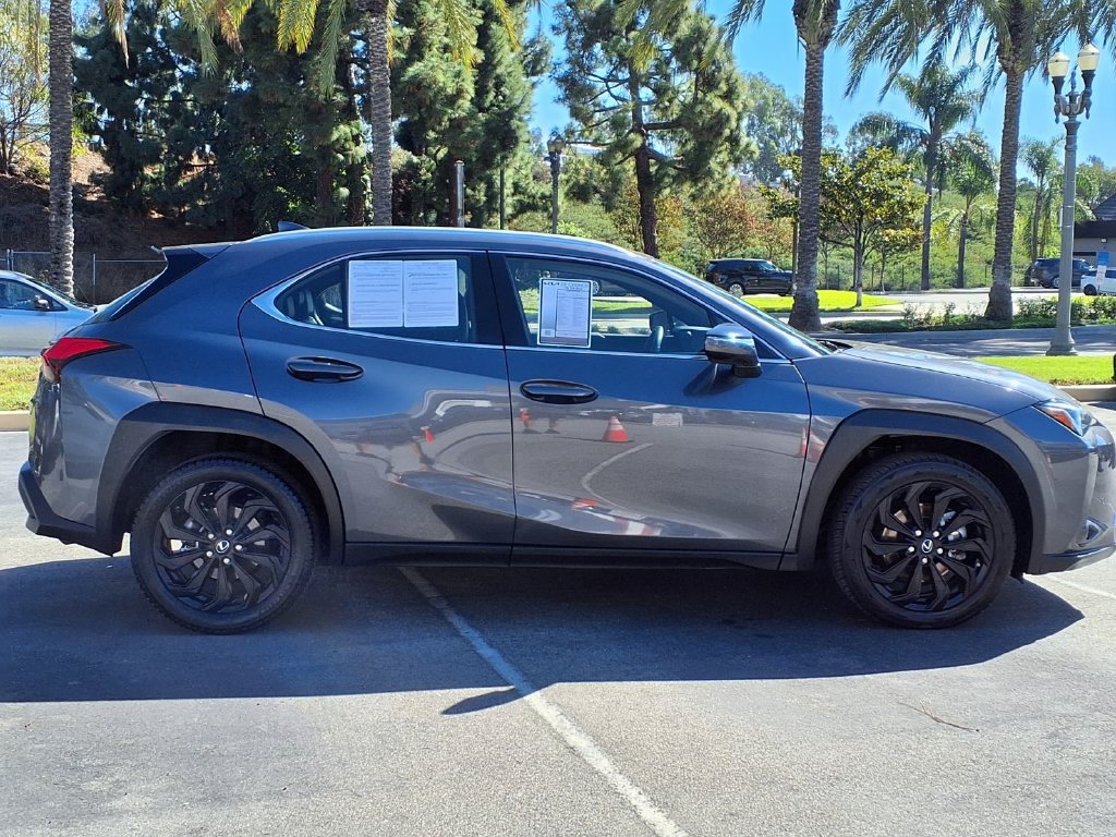 Used 2022 Lexus UX 200 w/ Accessory Package (Z1) FWD image 6