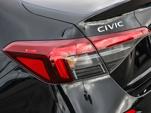 Certified 2025 Honda Civic Sport image 9