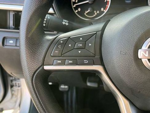 Used 2024 Nissan Altima 2.5 SV FWD image 9