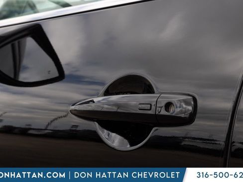 Used 2025 Nissan Pathfinder SV FWD image 29
