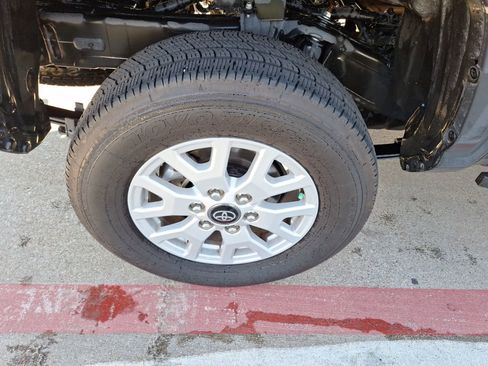 Used 2025 Toyota Tacoma SR image 11