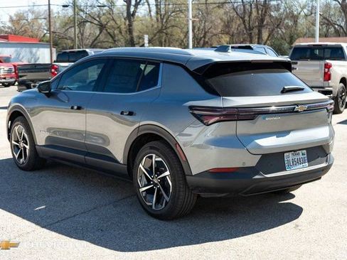 New 2026 Chevrolet Equinox EV LT image 9