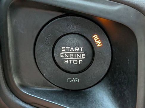 Used 2024 Jeep Wrangler Unlimited Rubicon AWD/4WD image 27