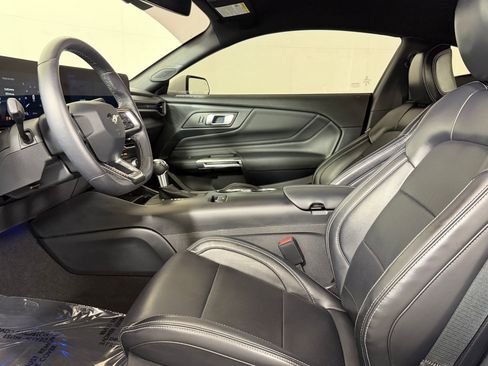 Used 2024 Ford Mustang Premium RWD image 5