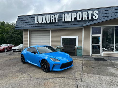 Used 2023 Toyota GR86 Premium w/ ALL Weather Mat Package (TMS) RWD image 1