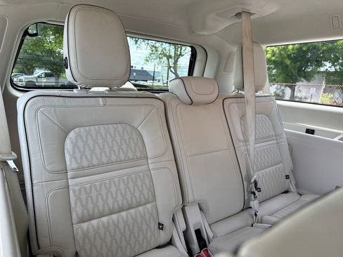 Used 2020 Lincoln Navigator L Black Label w/ Cargo Convenience Package AWD/4WD image 30