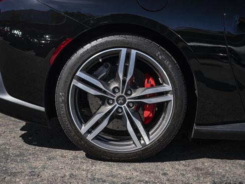 Certified 2019 Ferrari Portofino Convertible image 17