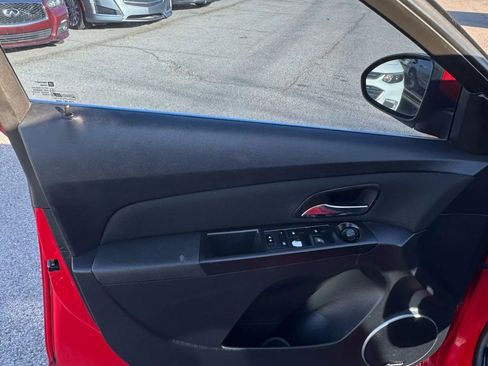 Used 2016 Chevrolet Cruze LT w/ Sun And Sound Package FWD image 12