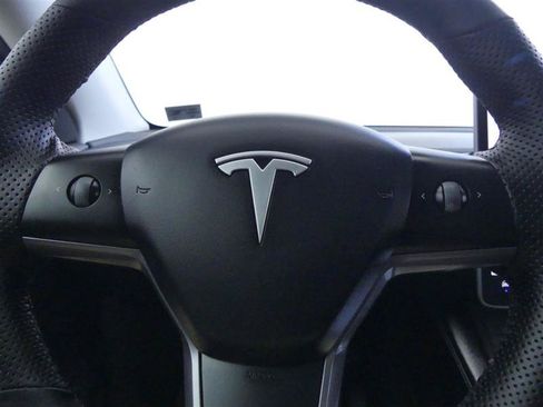 Used 2023 Tesla Model Y Long Range AWD/4WD image 19