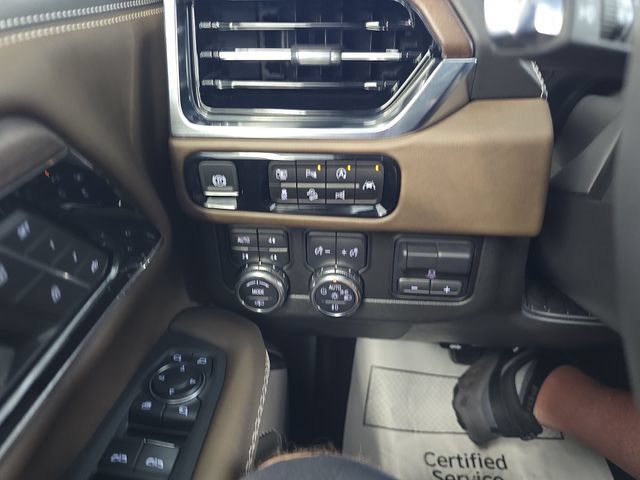 Certified 2025 GMC Yukon Denali Ultimate AWD/4WD image 21