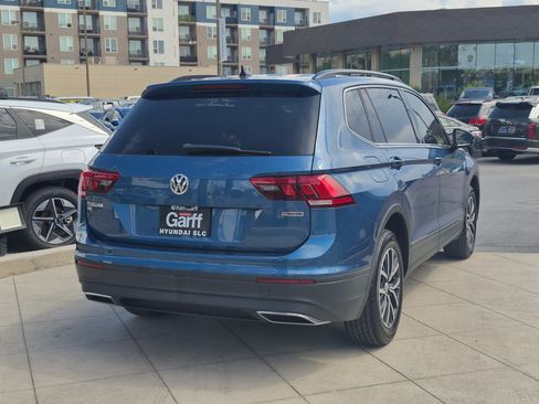 Used 2019 Volkswagen Tiguan SE w/ Panoramic Sunroof Package AWD/4WD image 3