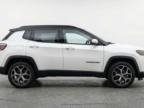 Used 2025 Jeep Compass Limited AWD/4WD image 11