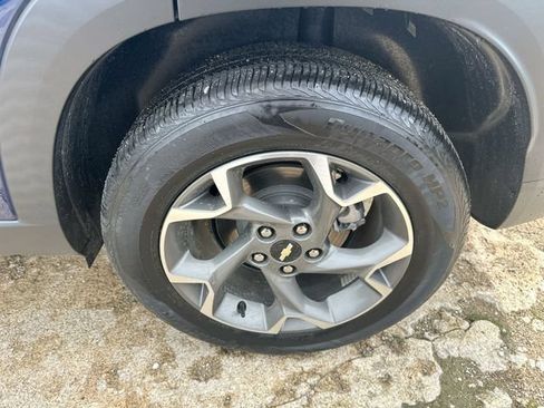 Used 2024 Chevrolet Trax LT w/ Driver Confidence Package FWD image 45