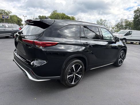 Used 2021 Toyota Highlander XSE AWD/4WD image 4