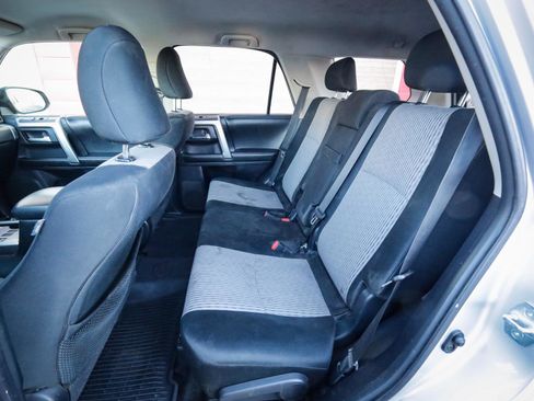 Used 2015 Toyota 4Runner SR5 image 31