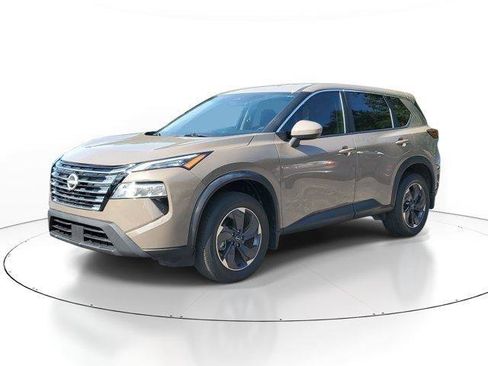 Used 2025 Nissan Rogue SV FWD image 2