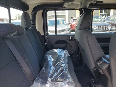 New 2025 Jeep Gladiator Sport image 27