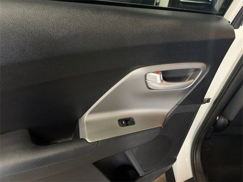 Used 2021 Kia Niro LX image 21