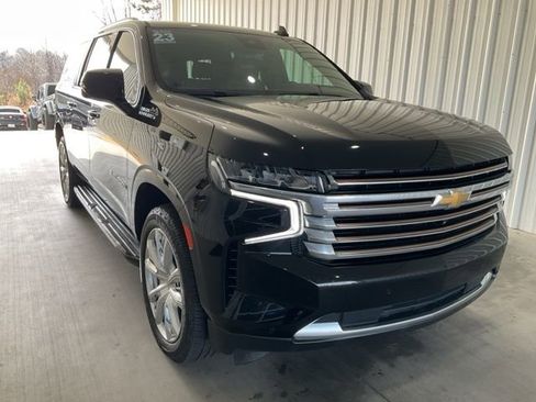 Used 2023 Chevrolet Suburban High Country image 29