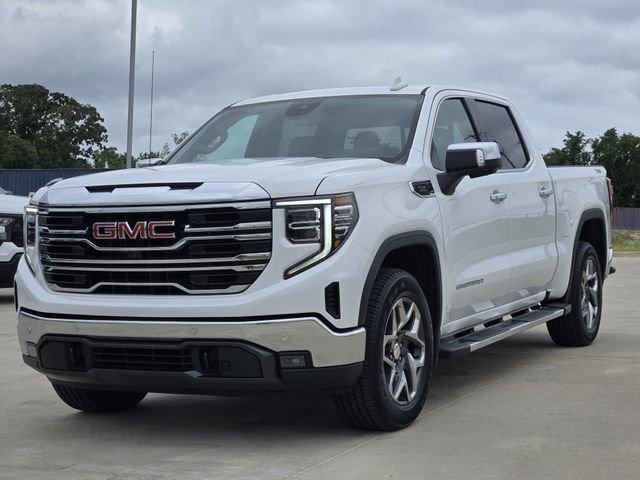 Used 2024 GMC Sierra 1500 SLT w/ SLT Premium Plus Package AWD/4WD image 4