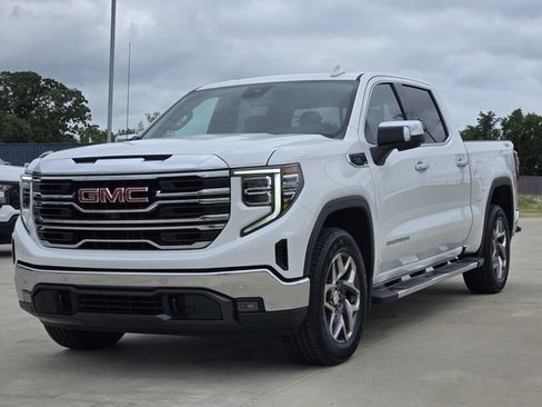 Used 2024 GMC Sierra 1500 SLT w/ SLT Premium Plus Package AWD/4WD image 4