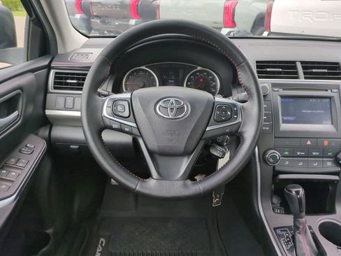 Used 2015 Toyota Camry SE FWD image 15