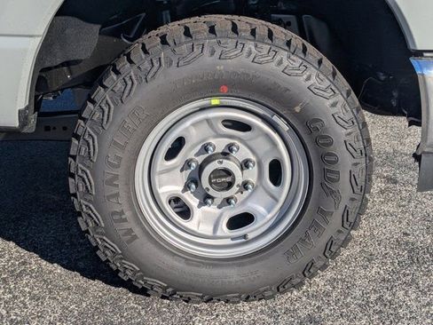 New 2026 Ford F250 XL w/ XL Off-Road Package image 12