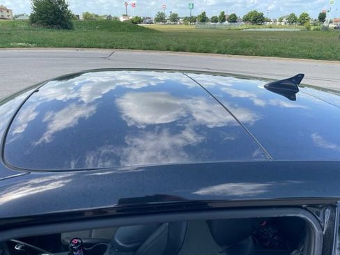 Used 2016 Hyundai Veloster w/ Option Group 03 FWD image 7