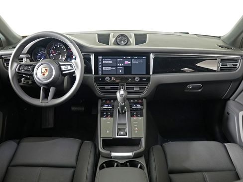 New 2026 Porsche Macan image 19