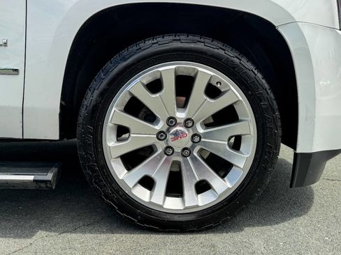 Used 2018 GMC Yukon Denali w/ Open Road Package AWD/4WD image 10