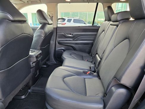 Used 2025 Toyota Grand Highlander AWD Hybrid image 15