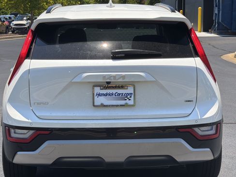 Used 2023 Kia Niro SX Touring FWD image 22