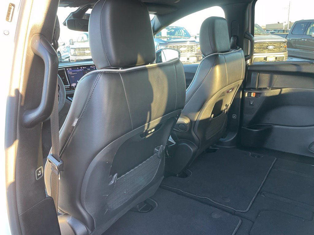 Used 2025 Chrysler Pacifica Limited FWD image 52