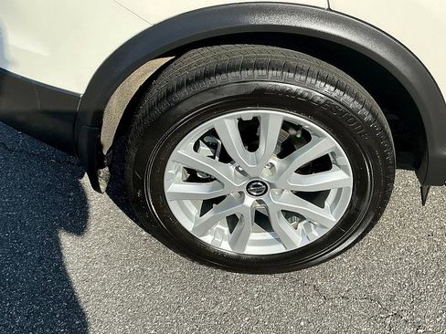 Certified 2022 Nissan Rogue Sport SV image 24