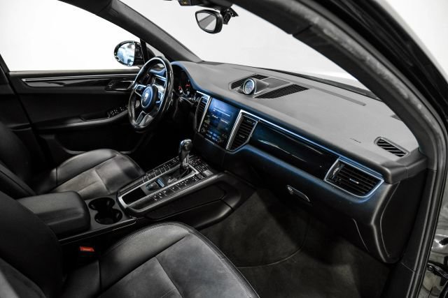 Used 2018 Porsche Macan AWD/4WD image 15
