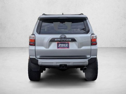 Used 2018 Toyota 4Runner TRD Off-Road Premium AWD/4WD image 7