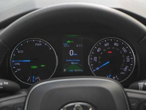 Used 2022 Toyota RAV4 XLE Premium AWD/4WD image 19
