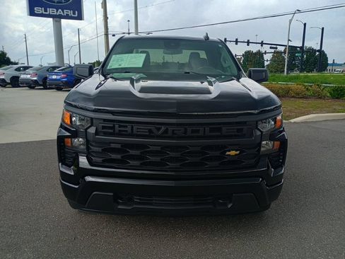 Used 2025 Chevrolet Silverado 1500 Custom RWD image 2