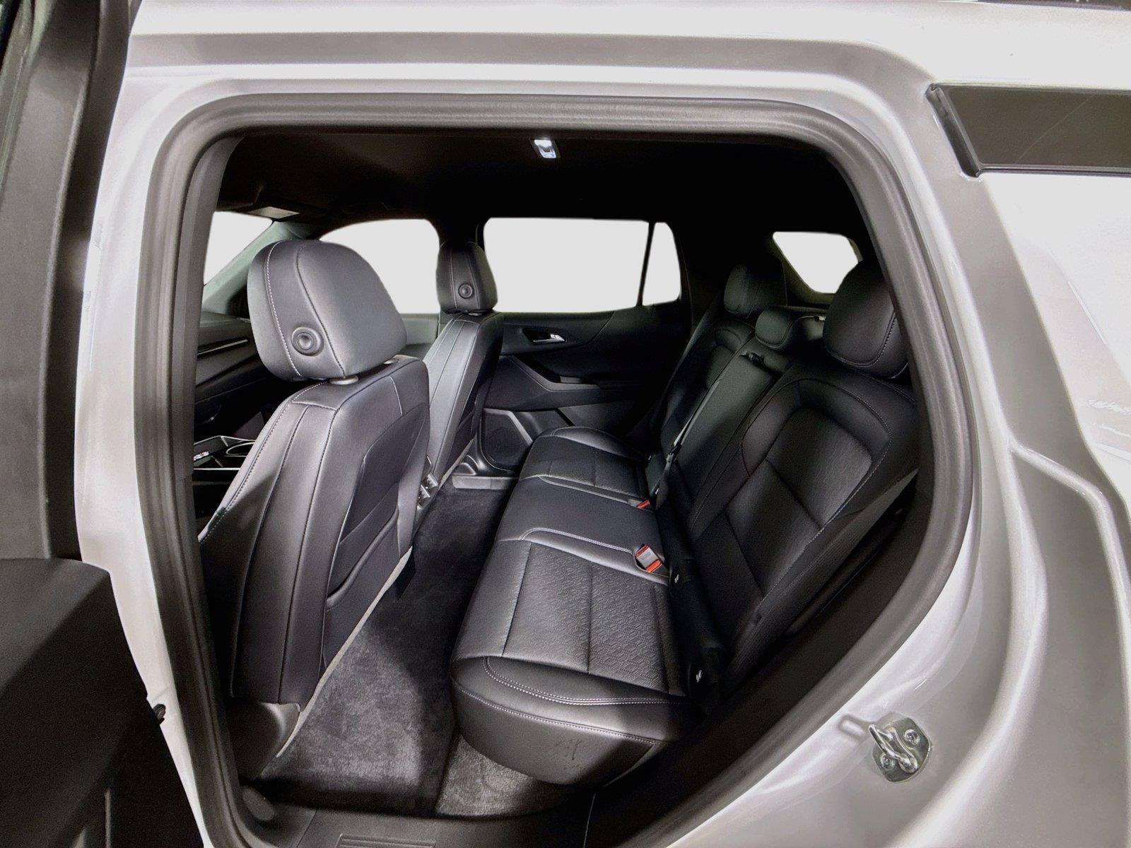 Used 2025 Chevrolet Equinox LT w/ Convenience Package II AWD/4WD image 17