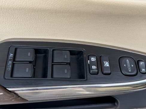 Used 2016 Toyota Avalon XLE Premium image 13